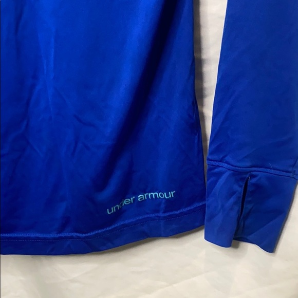 Women’s Large under armor performance hooded top - Picture 6 of 6